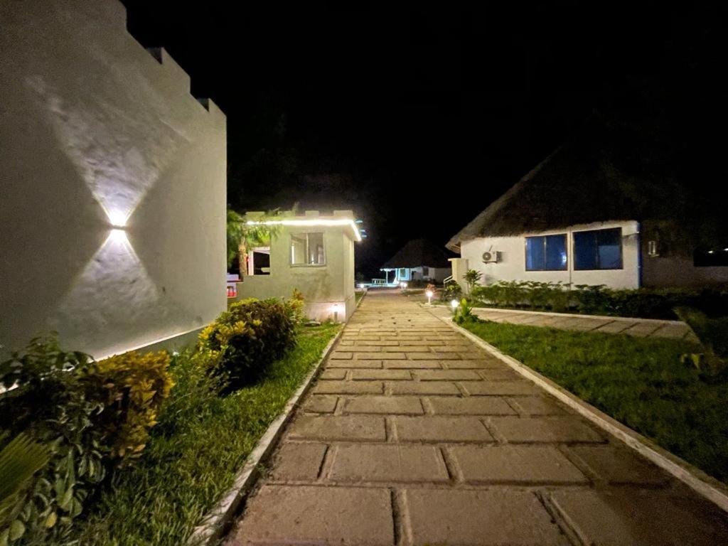 Jambo Beach Hotel Paje Extérieur photo