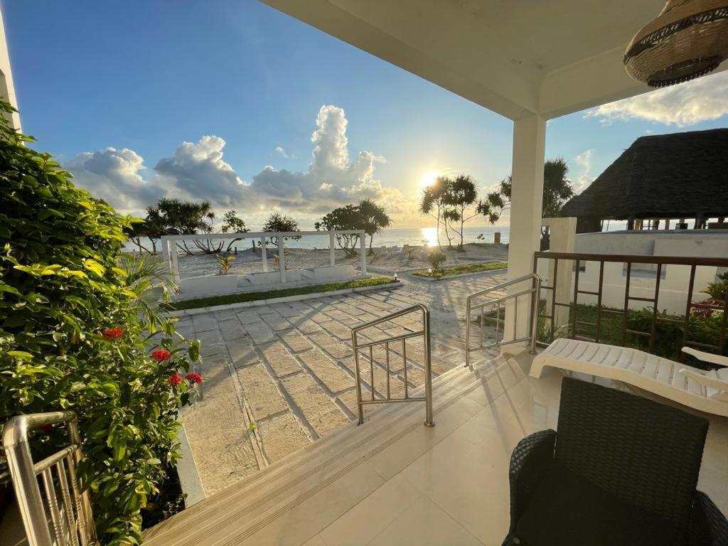 Jambo Beach Hotel Paje Extérieur photo