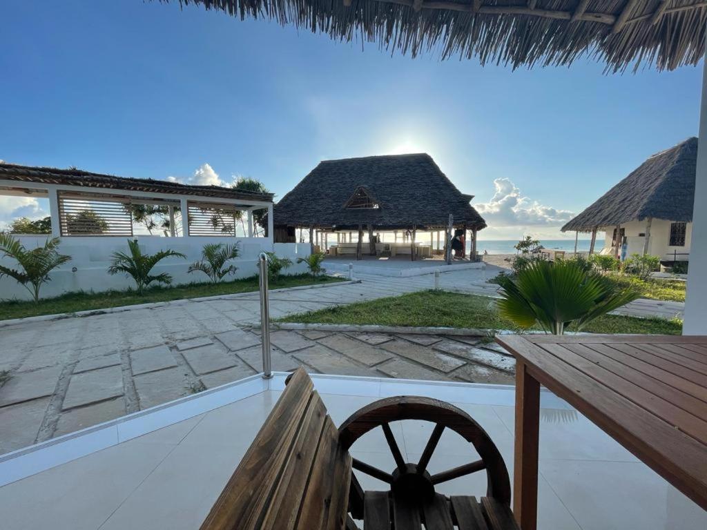 Jambo Beach Hotel Paje Extérieur photo